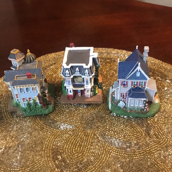 New Liberty Falls Collection 3x$20 - Picture 8 of 12